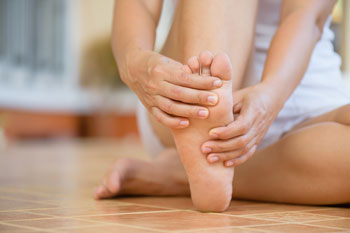 Foot pain Treatment foot pain treatment in the Kings County, NY: Brooklyn, Queens County, NY: Queens, Long Island City, Flushing, Jamaica, Astoria, Elmhurst, Ridgewood, New York County, NY: Manhattan, Bronx County, NY: Bronx, Richmond County, NY: Staten Island areas